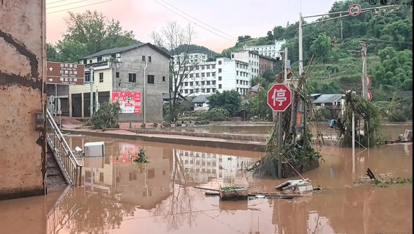 股市策略 四川合江福宝遇强降雨当地安全转移446人 目前洪水已退正在清淤